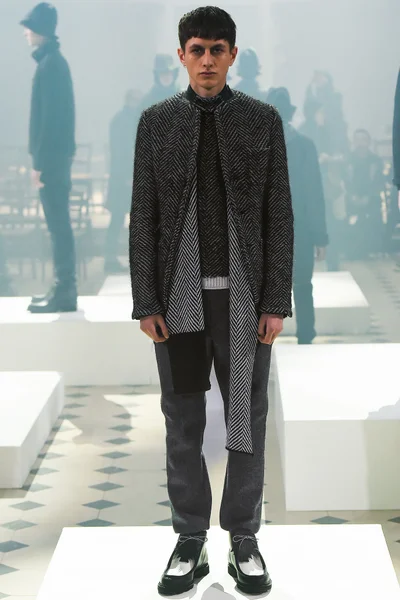Look 3